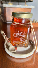 Miele di Castagno Ligure Artigianale 230 g + Set Ceramica  Fioritura d 'autunno Unico Piattino & Cucchiaino – Celle Ligure (Savona)